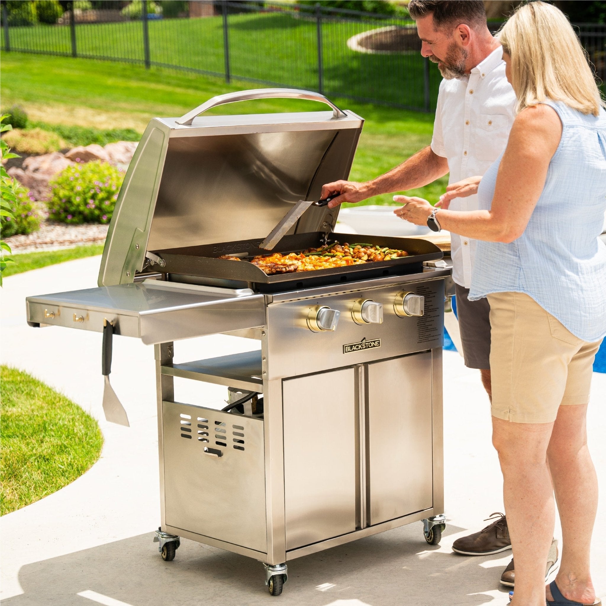 Blackstone Select 28in Griddle W/Cabinet 6009