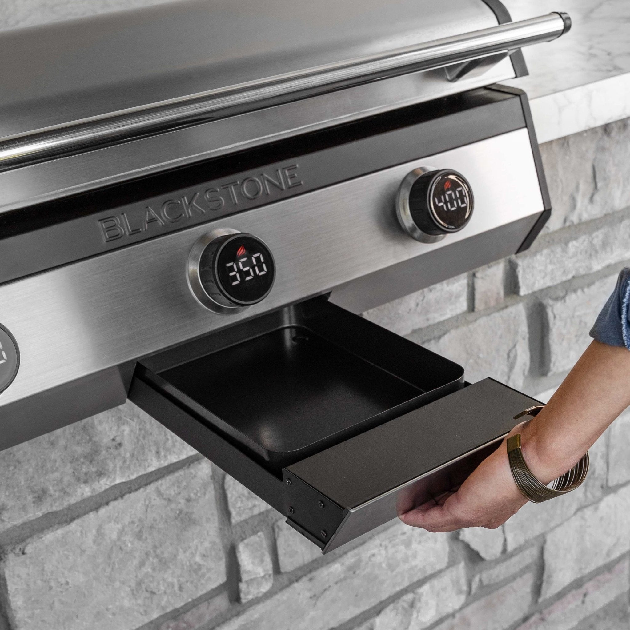Blackstone — 30" Electric Drop‑In Griddle w/ Hood (240V) 8010