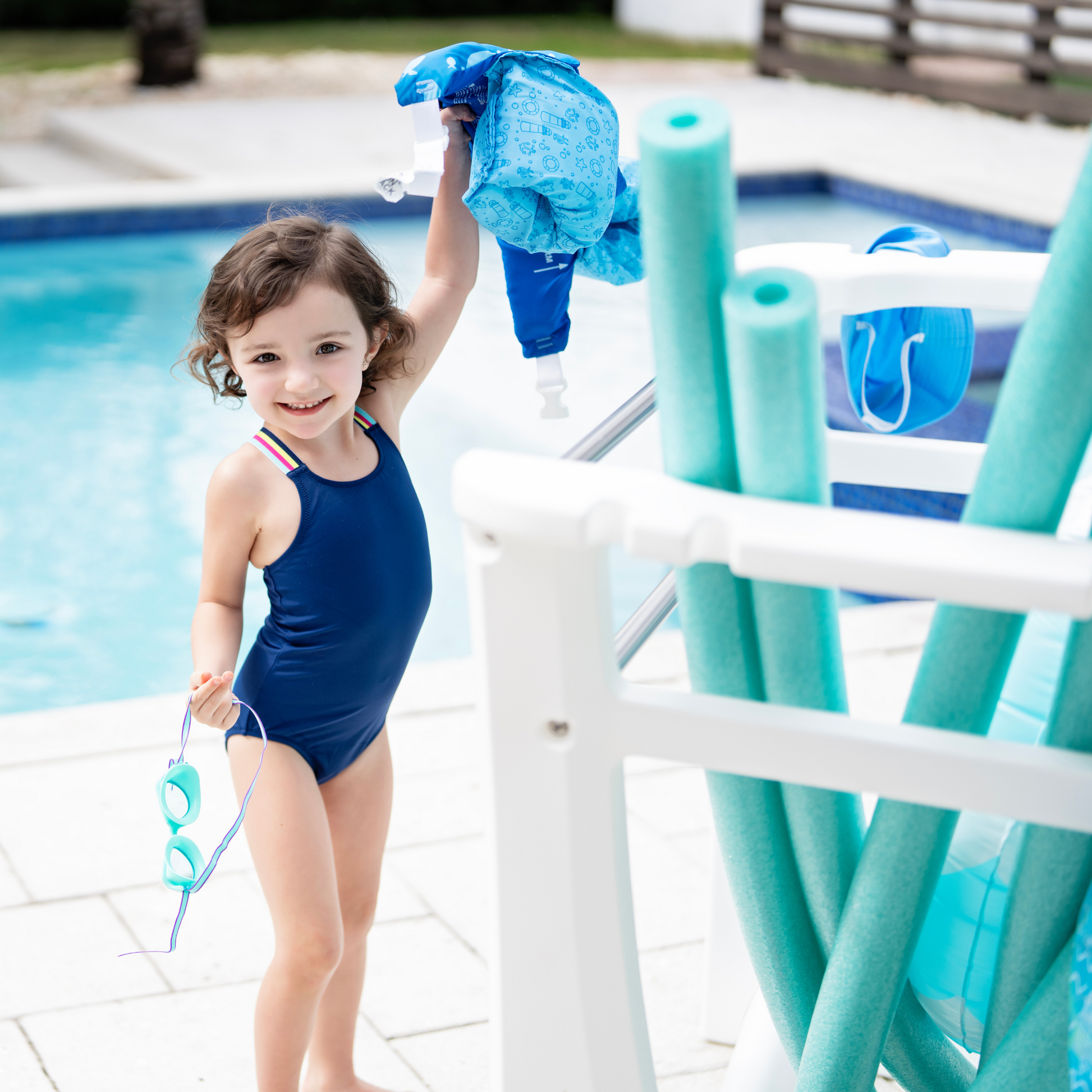 Step2 Commercial Vero Poolside Organizer