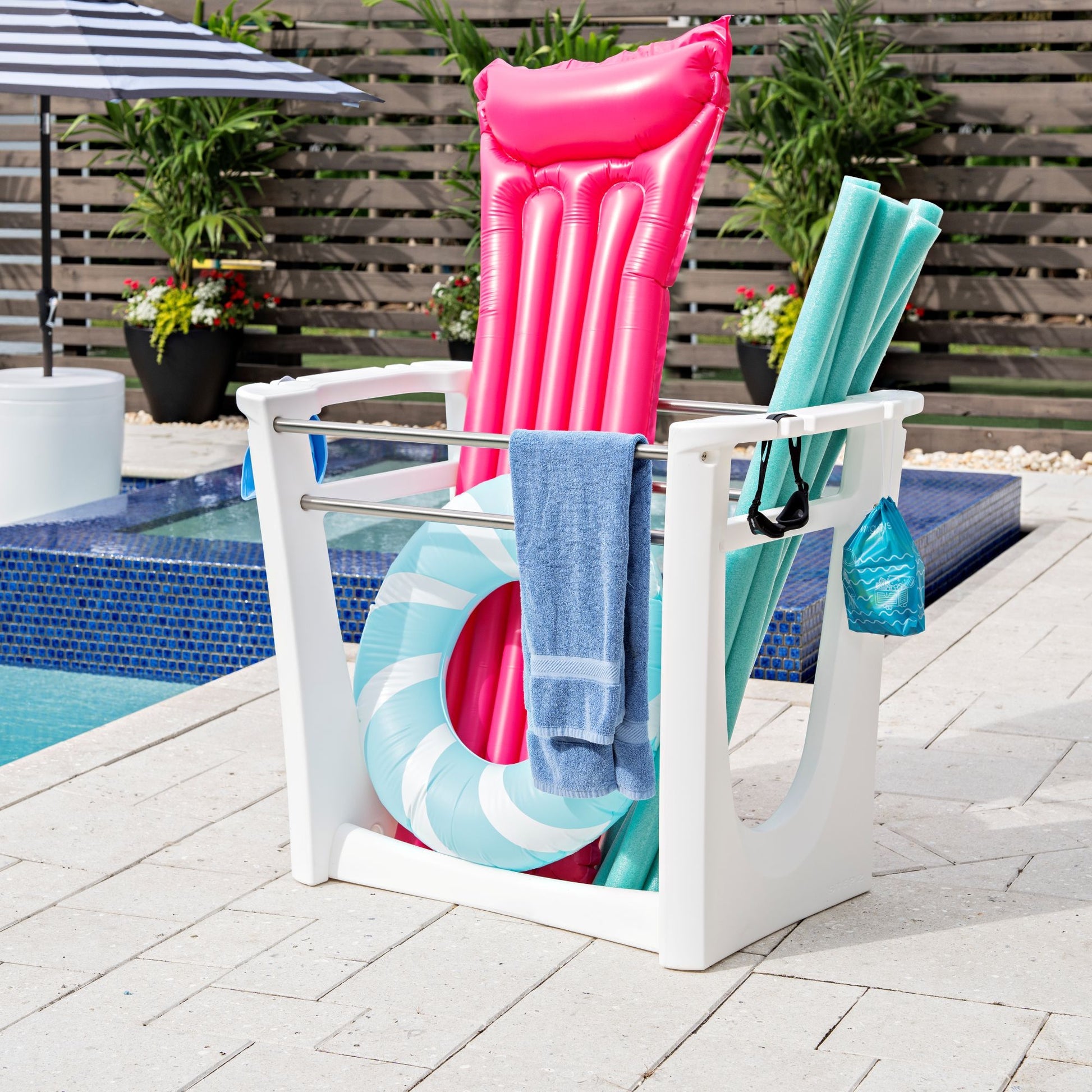 Step2 Commercial Vero Poolside Organizer
