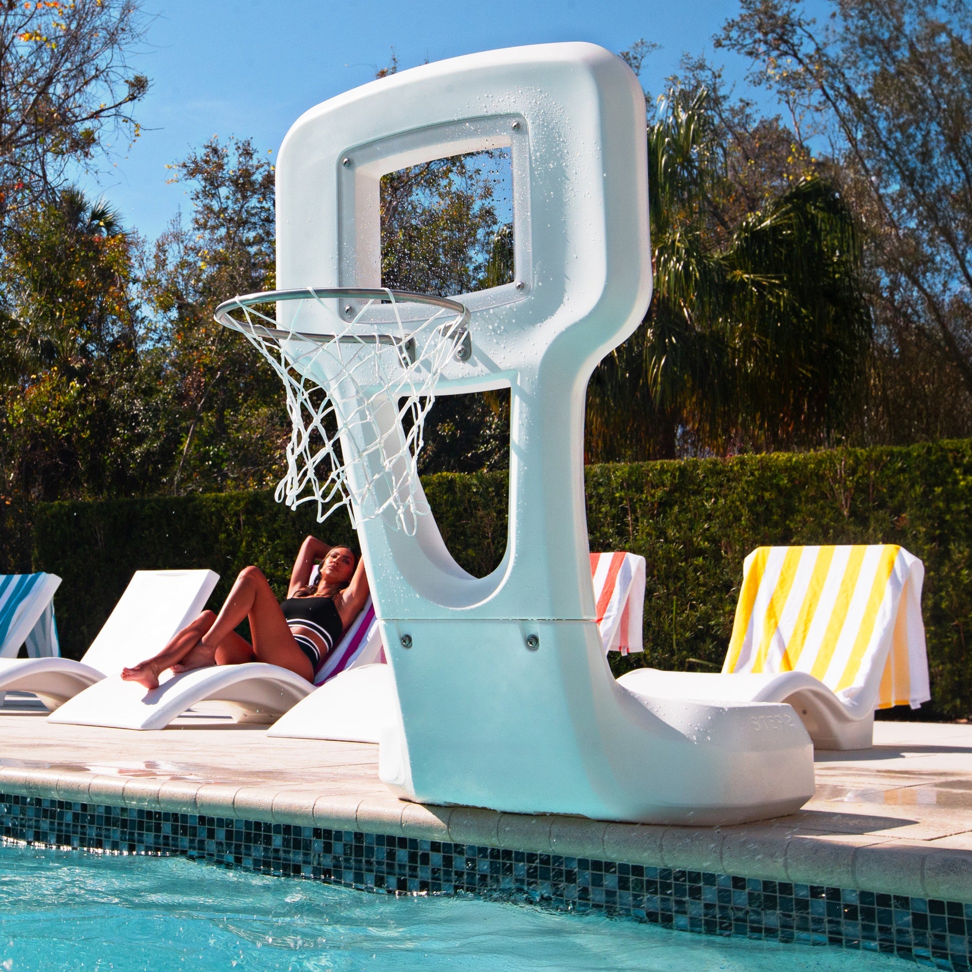 Step2 Commercial Vero Pool Basketball Hoop