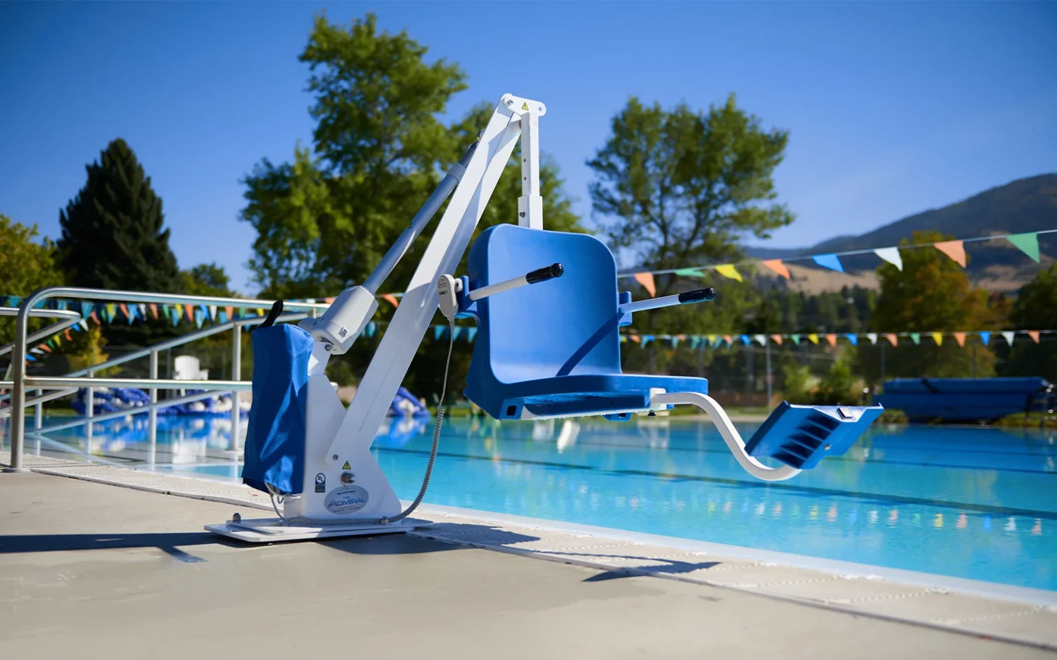 Admiral™ Pool Lift