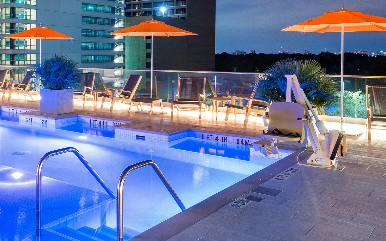 Ranger 2™ Pool Lift