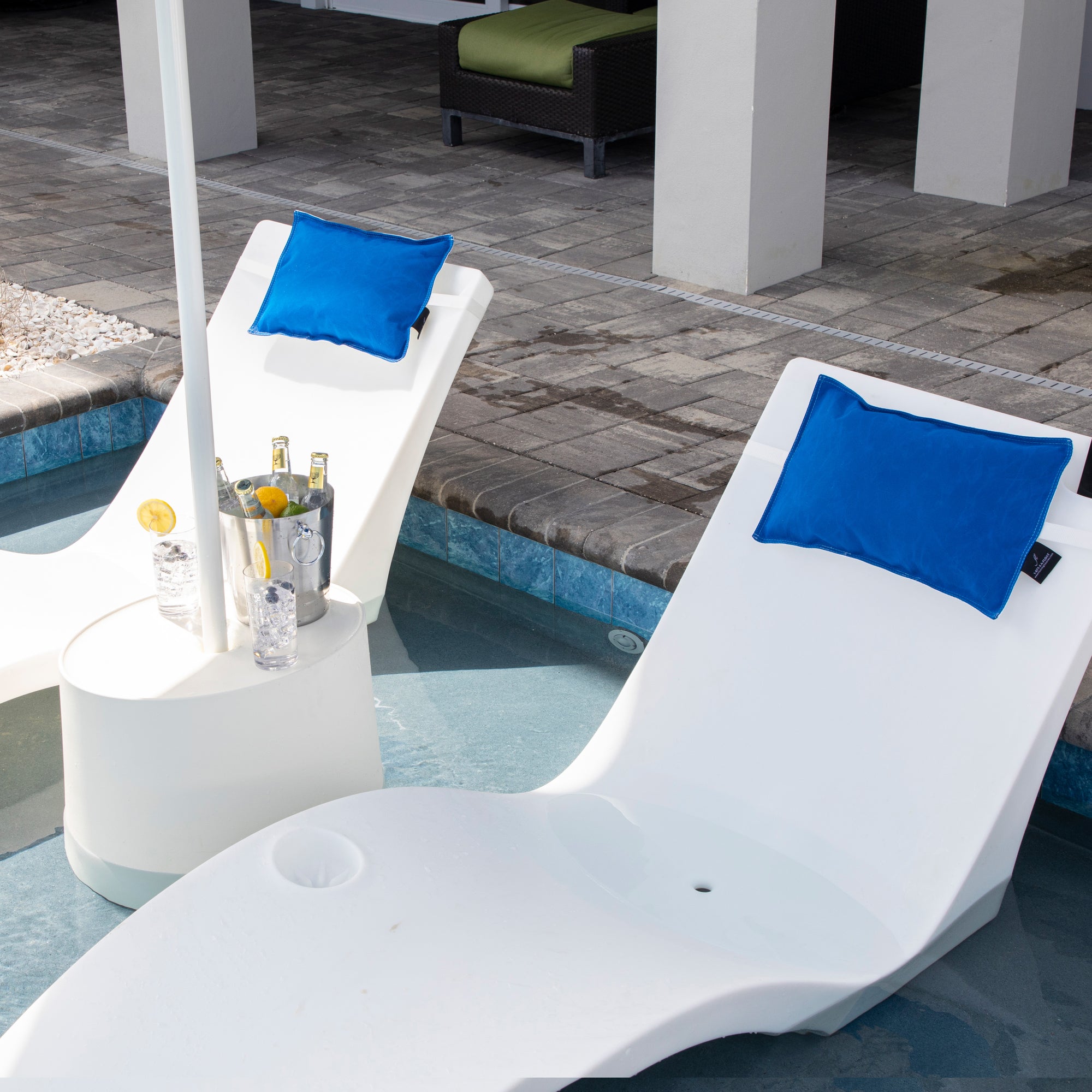 Floating Luxuries Kai Resort Pillow – Set of 2
